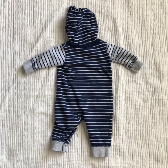 Carter’s One Piece w Hoodie - Picture 6 of 6